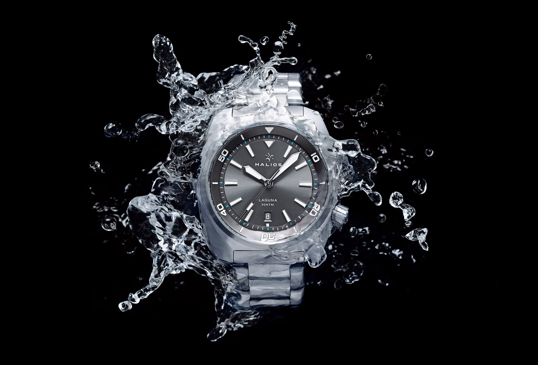 Залил часы водой. Halios Laguna часы. Часы наручные вода. Часы в воде. Часы из воды.